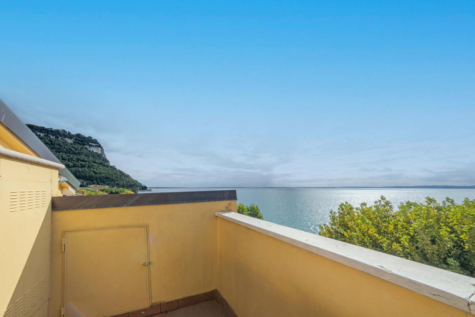 Apartmentsgarda - Baia Del Garda 5 Exteriör bild