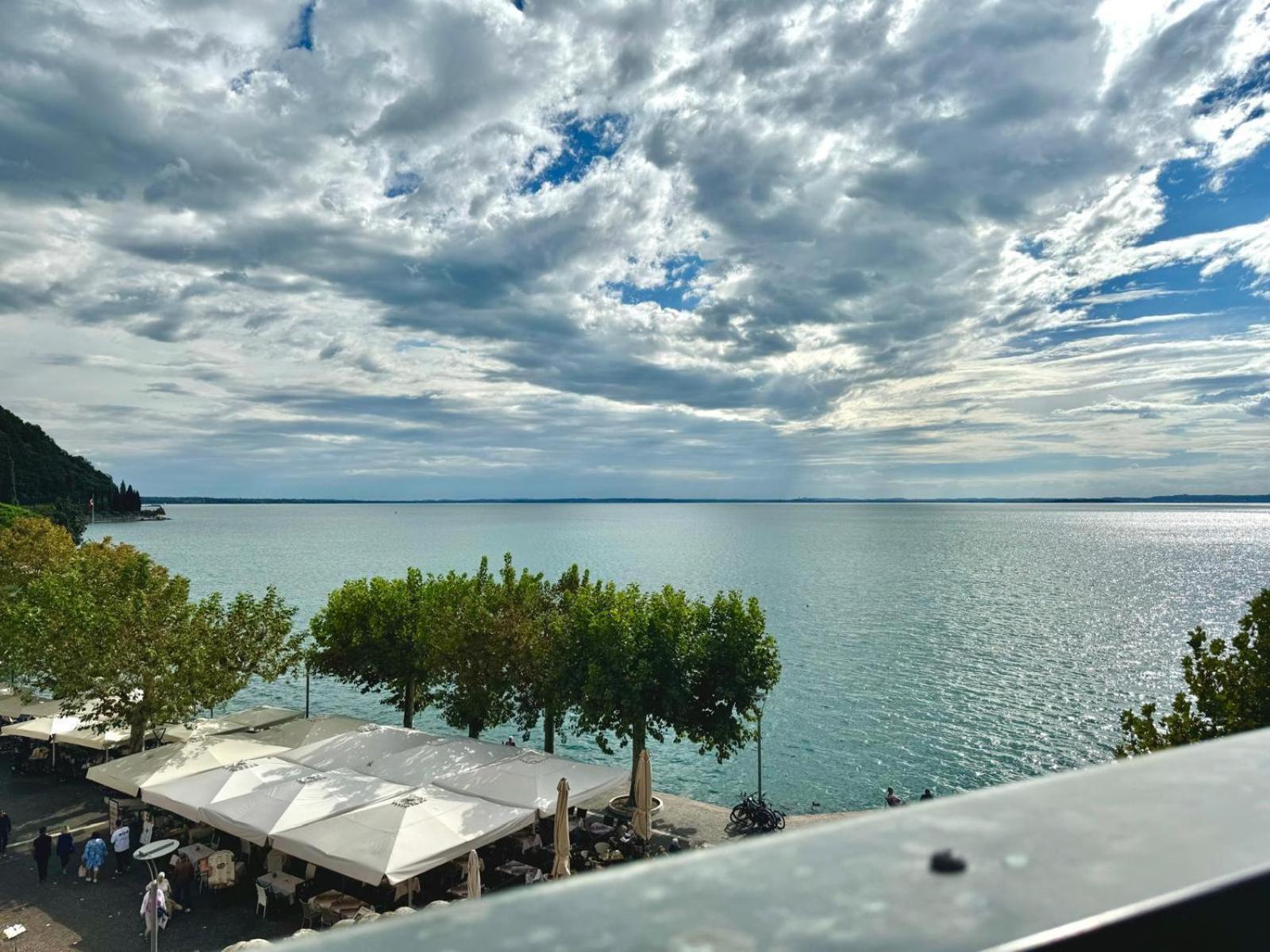 Apartmentsgarda - Baia Del Garda 5 Exteriör bild