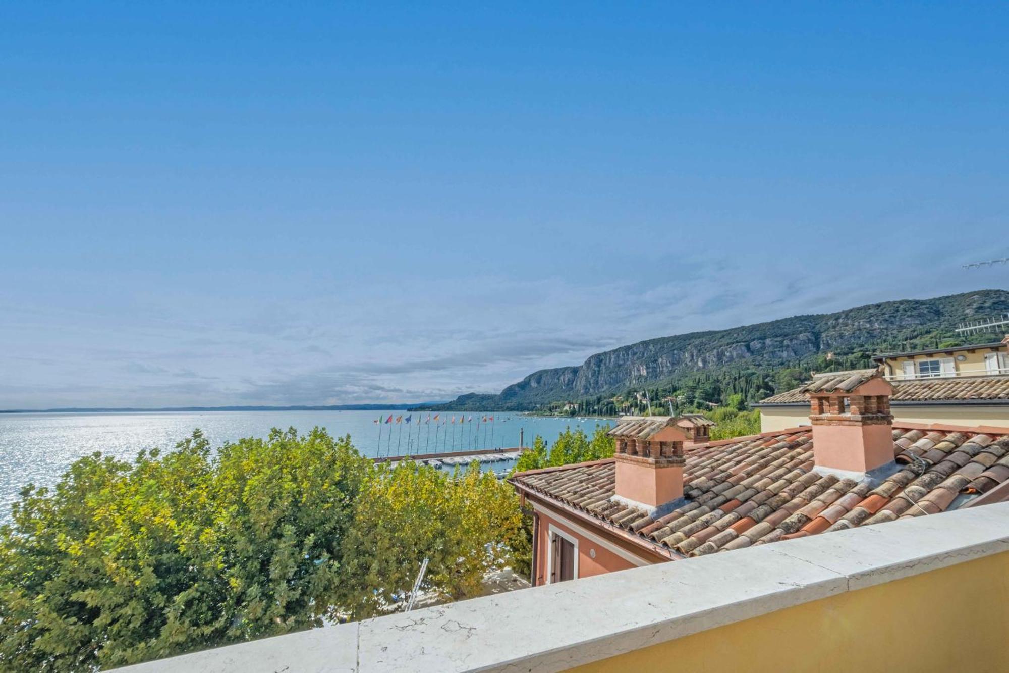 Apartmentsgarda - Baia Del Garda 5 Exteriör bild